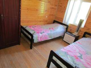 Гостевой дом Guest House Stella Сухум Двухместный номер с 2 отдельными кроватями и общей ванной комнатой-3